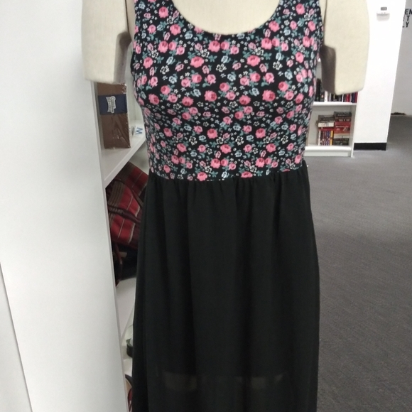 Dress - Picture 5 of 5